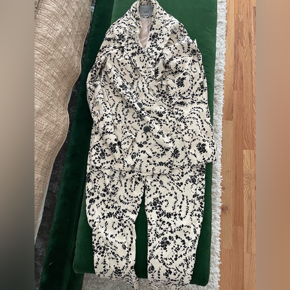 Ichi Suit- Trousers and Blazer